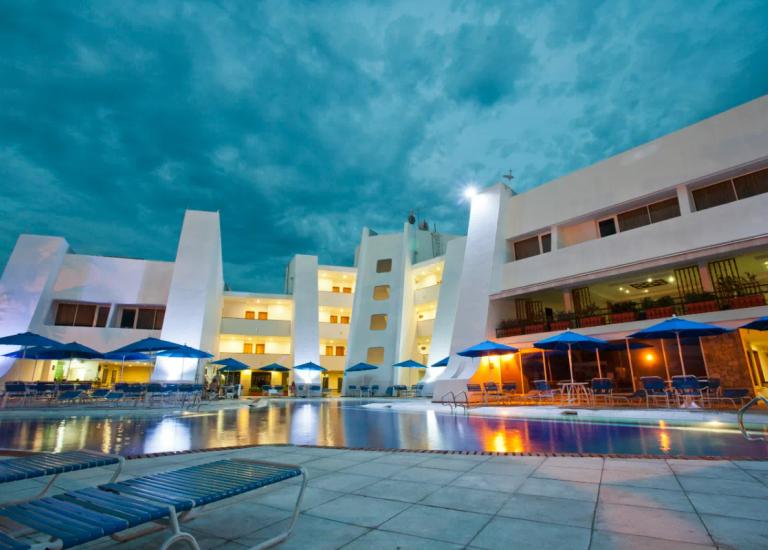 Fachada  Hotel Almirante Melgar Fachada  Hotel Almirante Melgar